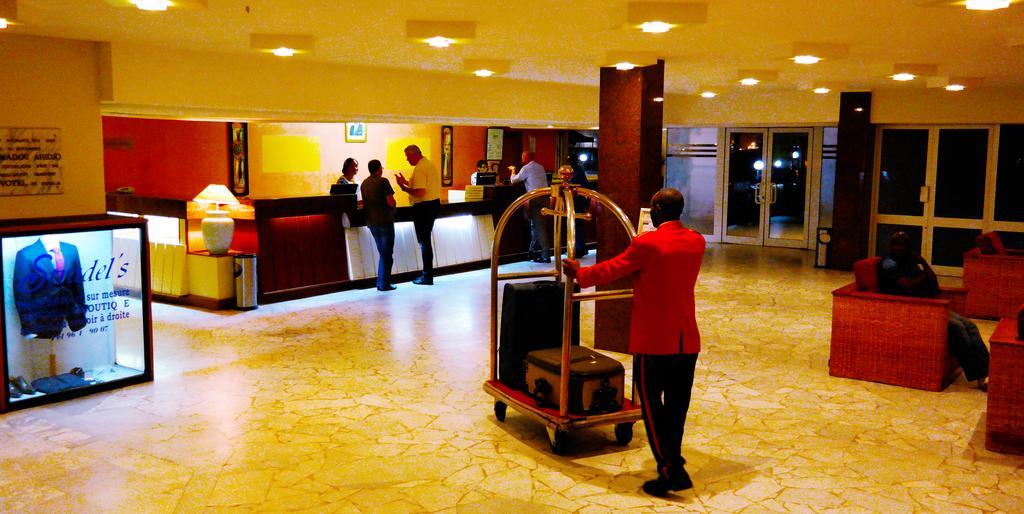 Hotel Sawa Дуала Екстериор снимка