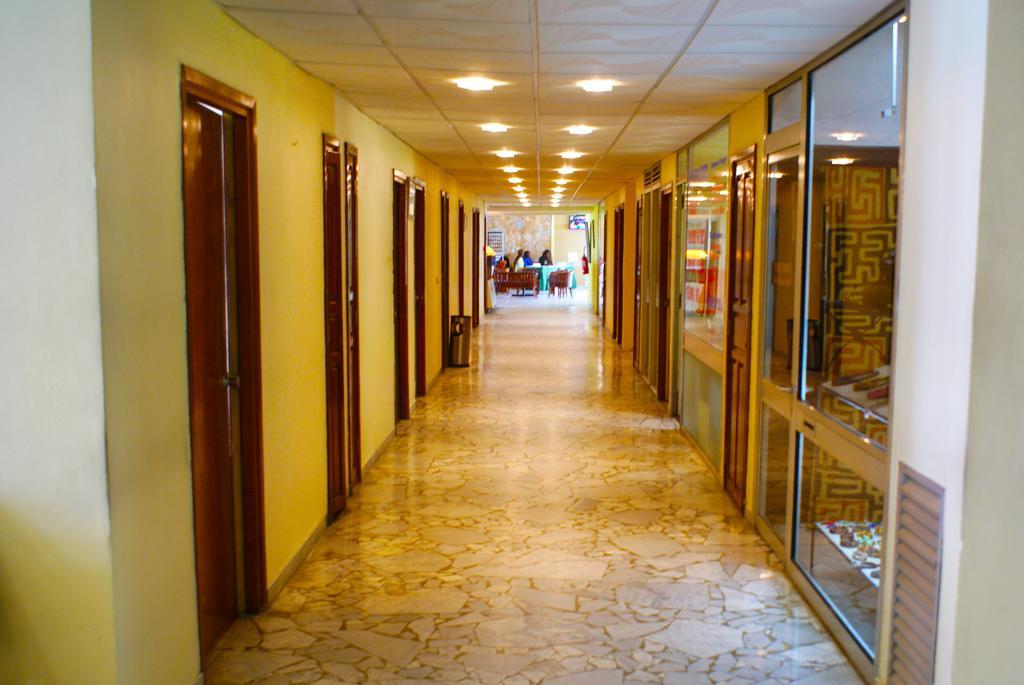 Hotel Sawa Дуала Екстериор снимка