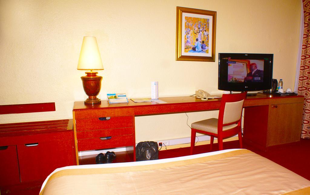 Hotel Sawa Дуала Екстериор снимка