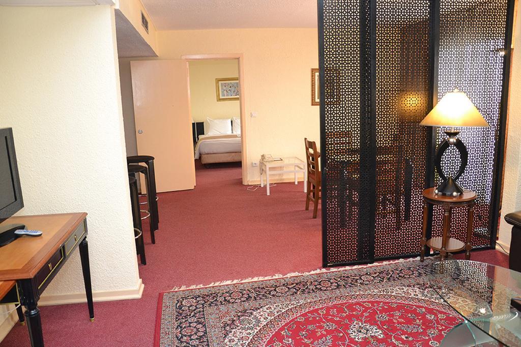 Hotel Sawa Дуала Екстериор снимка