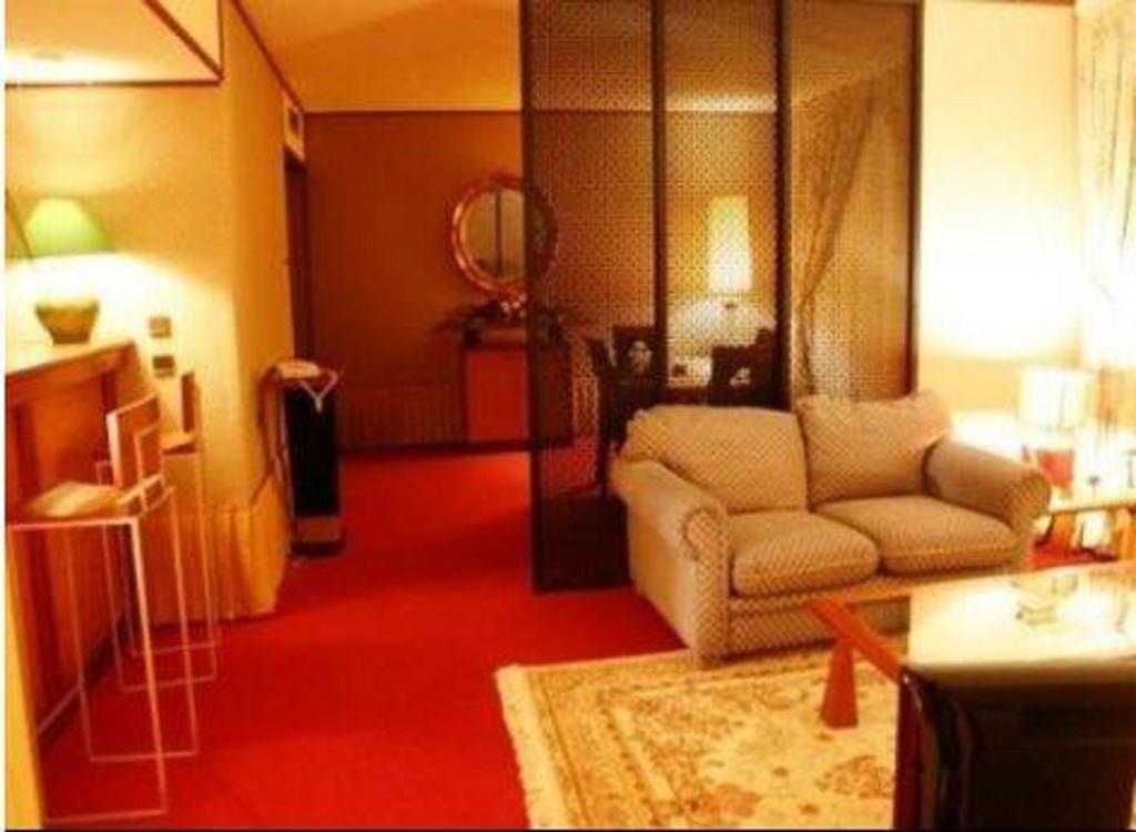 Hotel Sawa Дуала Стая снимка