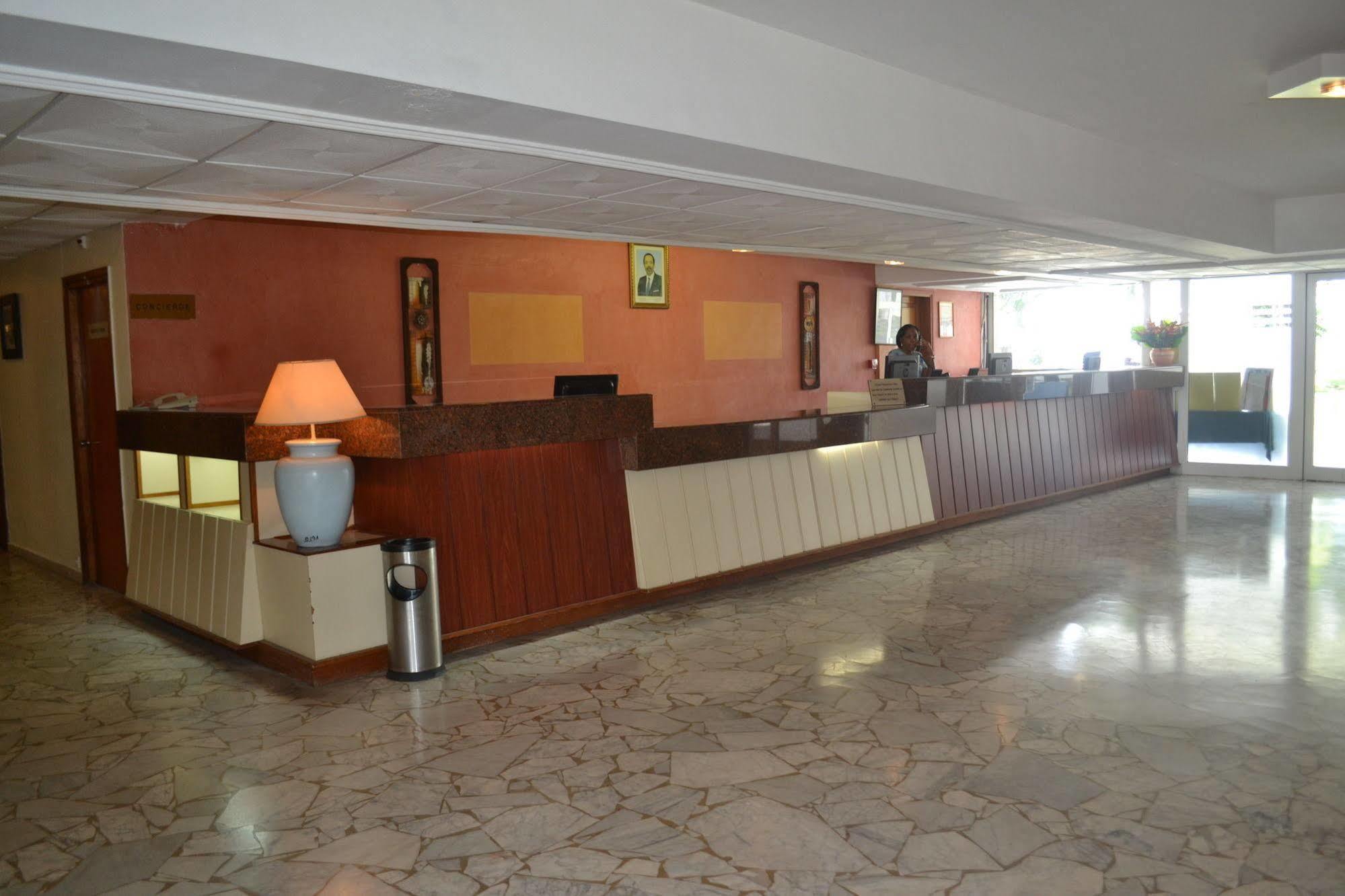 Hotel Sawa Дуала Екстериор снимка