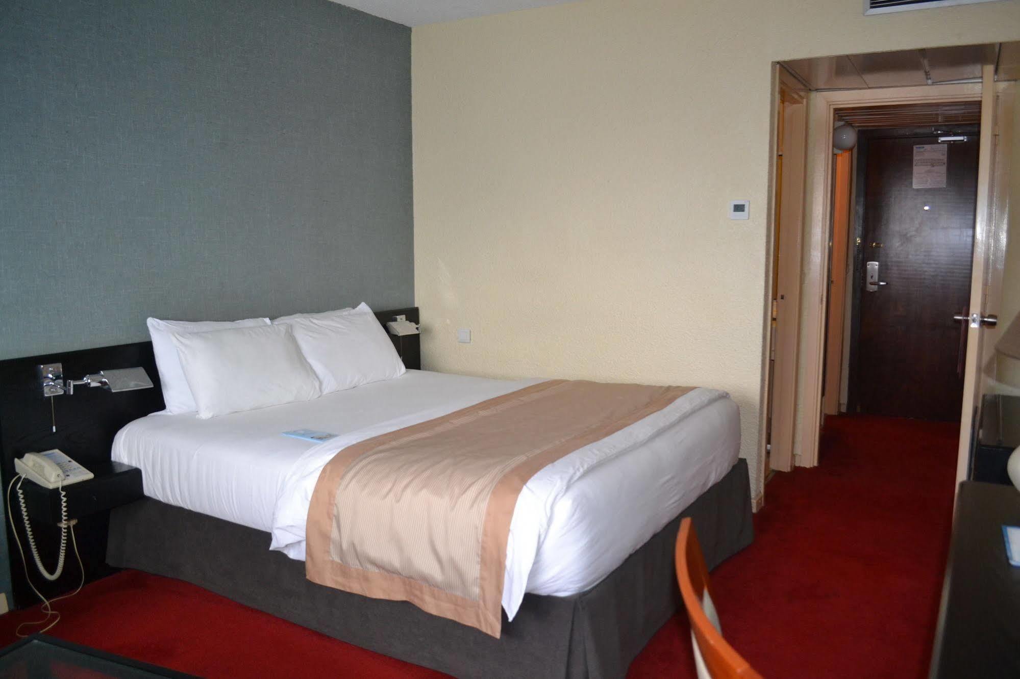 Hotel Sawa Дуала Екстериор снимка