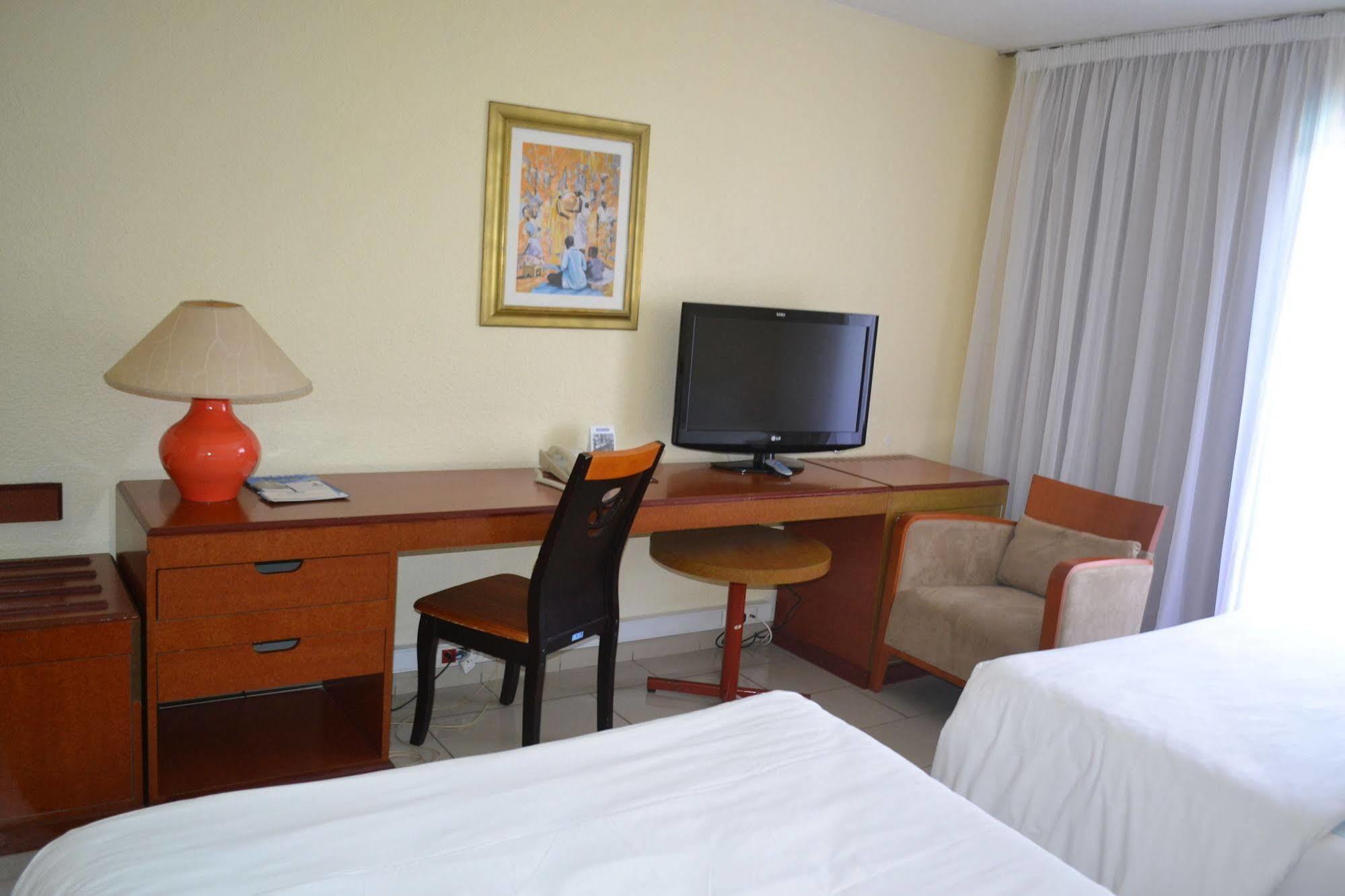 Hotel Sawa Дуала Екстериор снимка