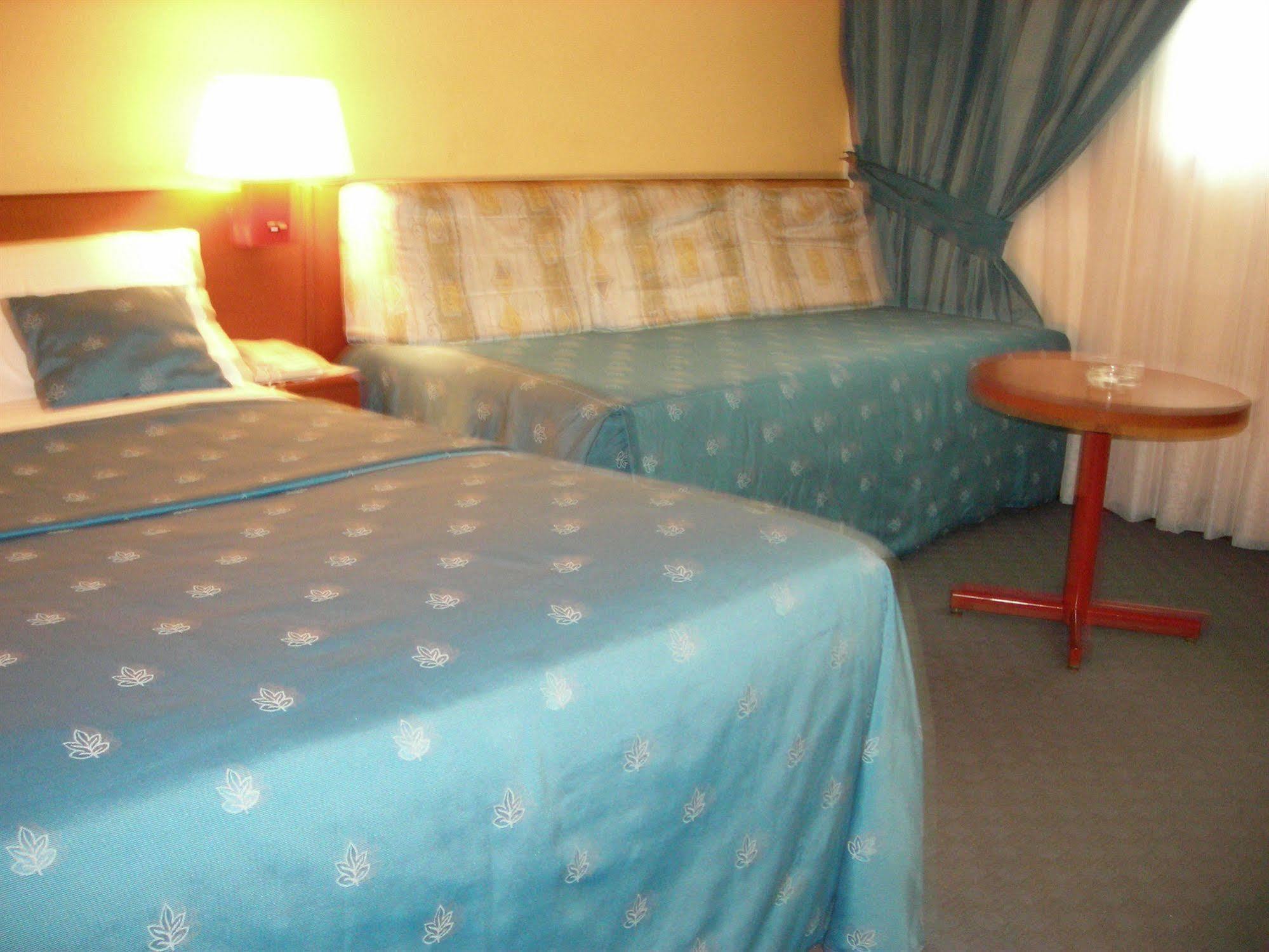 Hotel Sawa Дуала Екстериор снимка