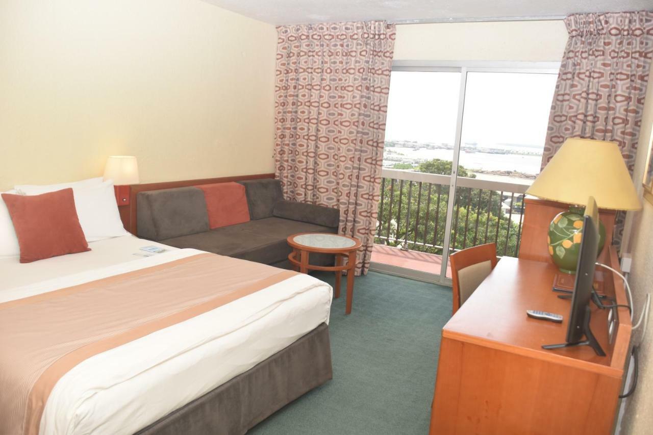 Hotel Sawa Дуала Екстериор снимка